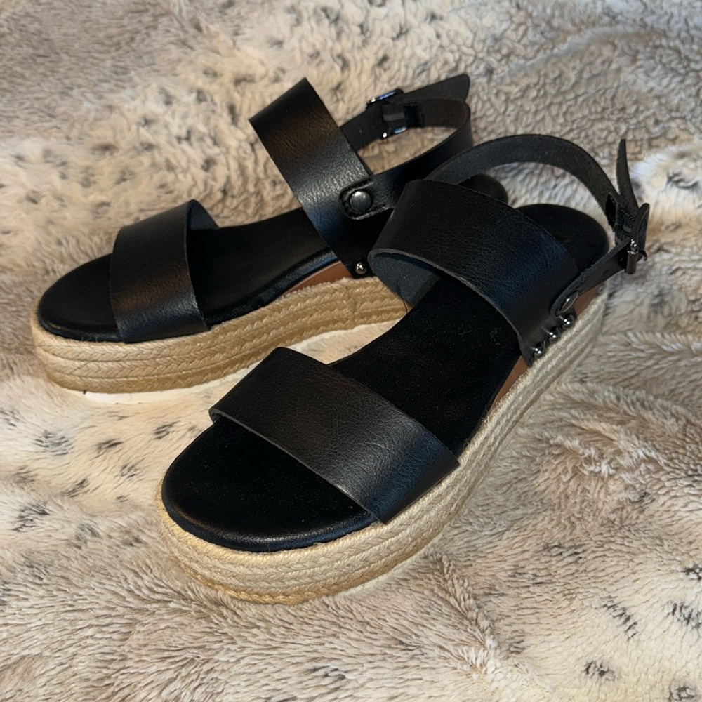 X appeal sandals/wedges